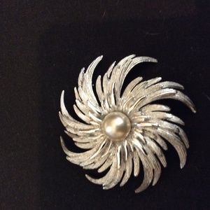 Sarah Coventry Brooch